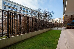 Kaliny Jędrusik Apartment by Renters