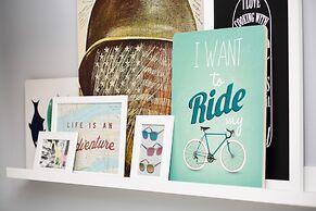 Kaliny Jędrusik Apartment by Renters