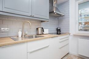 Kaliny Jędrusik Apartment by Renters