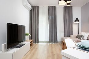 Kaliny Jędrusik Apartment by Renters