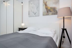 Kaliny Jędrusik Apartment by Renters