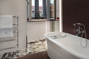 Portrait Milano - Lungarno Collection