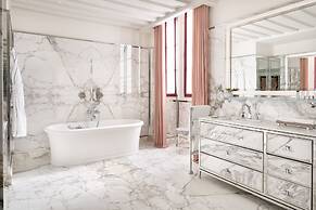 Portrait Milano - Lungarno Collection