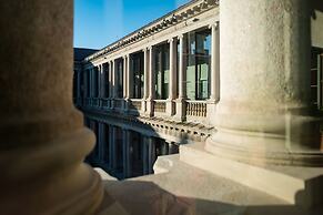 Portrait Milano - Lungarno Collection