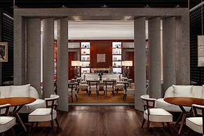 Portrait Milano - Lungarno Collection