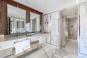 Portrait Milano - Lungarno Collection