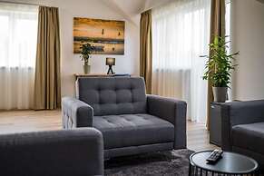 Kistücsök Food & Room