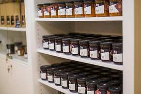 Kistücsök Food & Room