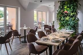 Kistücsök Food & Room