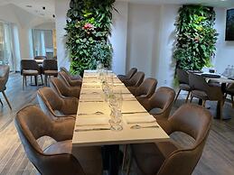 Kistücsök Food & Room