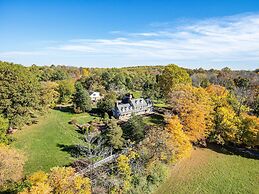 Chimney Hill Estate Inn