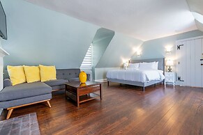 Chimney Hill Estate Inn