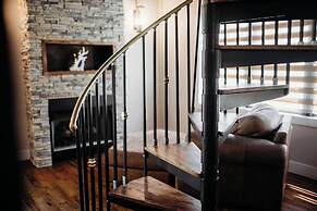 Chimney Hill Estate Inn