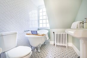 Chimney Hill Estate Inn