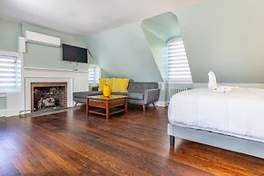 Chimney Hill Estate Inn