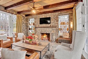 Chimney Hill Estate Inn