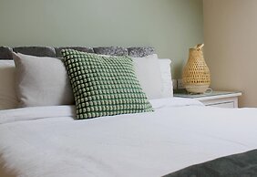 1 Bed Loft - Sleeps 2 - Parking - Wifi