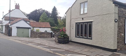Charming 1-bed Loft in Caerleon