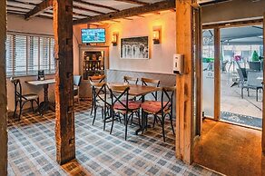 Charming 1-bed Loft in Caerleon