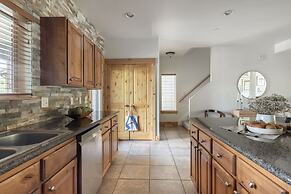 Douglas by Avantstay Charming Townhouse Mins From Deer Valley Resort