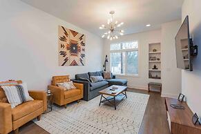 Wild Horse by Avantstay Gorgeous Nashville Townhouse w/ Rooftop Patio 