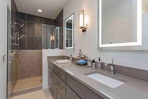 Wild Horse by Avantstay Gorgeous Nashville Townhouse w/ Rooftop Patio 