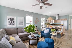 Marina by Avantstay Modern Oasis Close to Beach w/ Pool