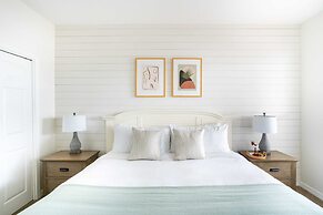 Marina by Avantstay Modern Oasis Close to Beach w/ Pool