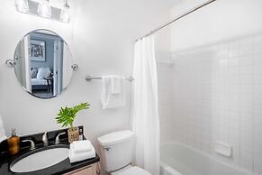 Marina by Avantstay Modern Oasis Close to Beach w/ Pool