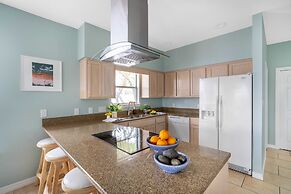 Marina by Avantstay Modern Oasis Close to Beach w/ Pool