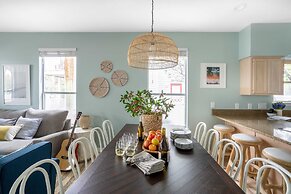 Marina by Avantstay Modern Oasis Close to Beach w/ Pool