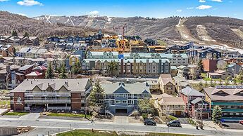 Snow King by Avantstay Close to the Slopes w/ Hot Tub!