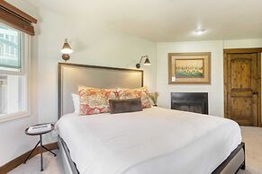 Snow King by Avantstay Close to the Slopes w/ Hot Tub!