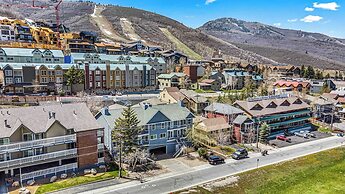 Snow King by Avantstay Close to the Slopes w/ Hot Tub!