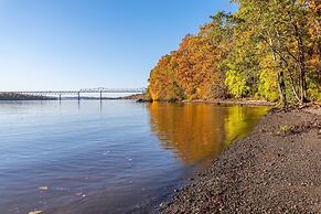 River Lodge by Avantstay 11 BR Historic Estate w/ Pool & Views of Huds