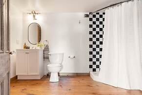 River Lodge by Avantstay 11 BR Historic Estate w/ Pool & Views of Huds