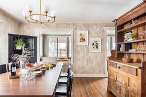 River Lodge by Avantstay 11 BR Historic Estate w/ Pool & Views of Huds