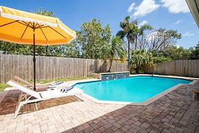 Sunflower by Avantstay Pool, Bbq, Pool Table & Outdoor Dining!