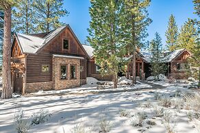 Big Pine by Avantstay Stunning Secluded Oregon Home w/ Hot Tub