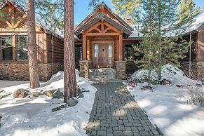 Big Pine by Avantstay Stunning Secluded Oregon Home w/ Hot Tub