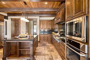 Big Pine by Avantstay Stunning Secluded Oregon Home w/ Hot Tub