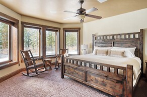 Big Pine by Avantstay Stunning Secluded Oregon Home w/ Hot Tub