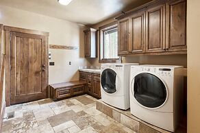 Big Pine by Avantstay Stunning Secluded Oregon Home w/ Hot Tub