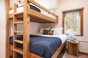 Timberline by Avantstay Stunning Chalet Cabin w/ Hot Tub, Pool Table &