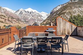 Ghostriders 10 by Avantstay Penthouse Suite w/ Large Patio & Mountain 