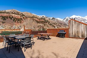 Ghostriders 10 by Avantstay Penthouse Suite w/ Large Patio & Mountain 