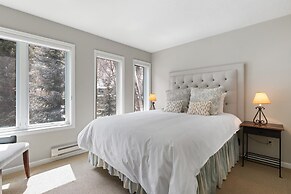 Ghostriders 10 by Avantstay Penthouse Suite w/ Large Patio & Mountain 