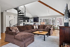 Ghostriders 10 by Avantstay Penthouse Suite w/ Large Patio & Mountain 