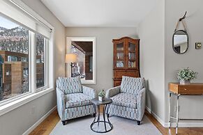 Ghostriders 10 by Avantstay Penthouse Suite w/ Large Patio & Mountain 