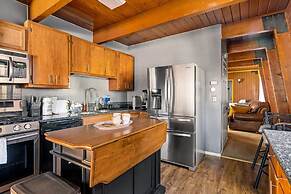 Serenity by Avantstay Serenity Big Bear Cabin! With Fire Pit, Bbq!
